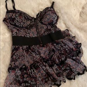 Floral top with zipper and layered details